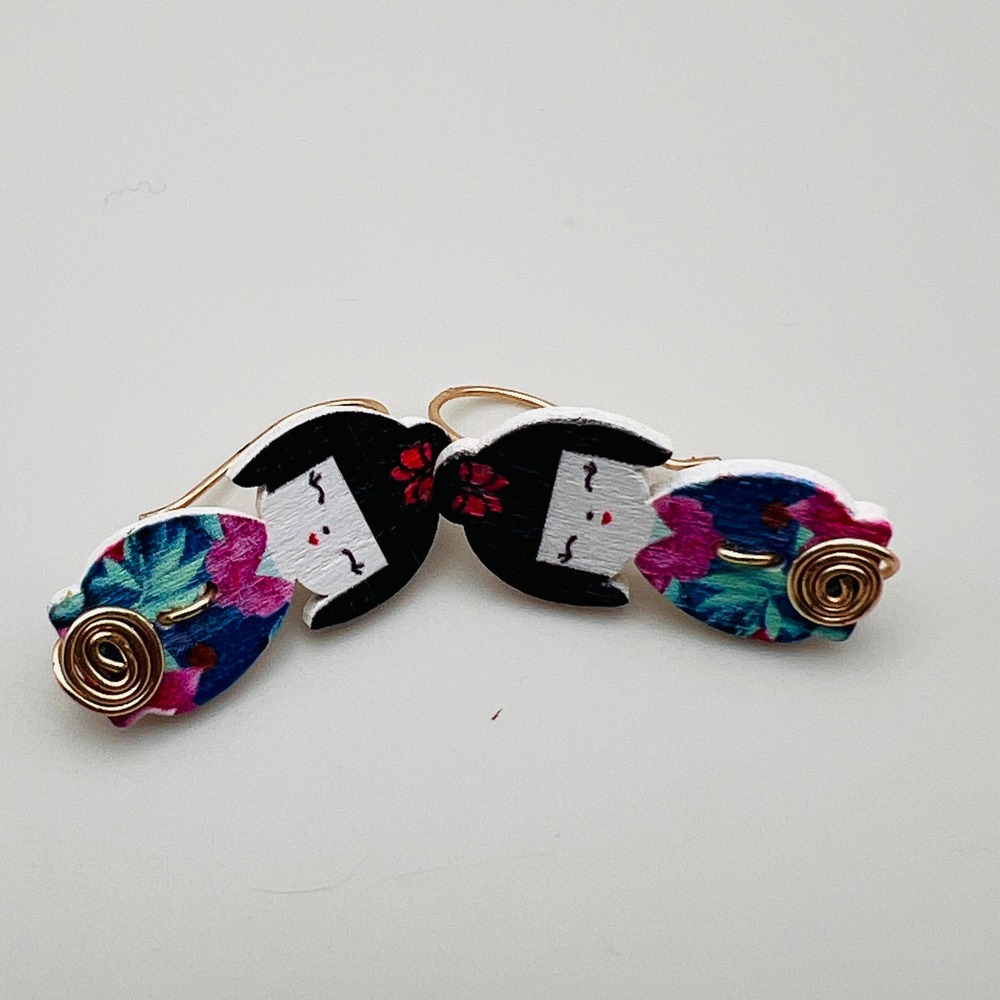 Japanese Kokeshi Doll Earrings Wood Kimono Girl Drop Dangle Gold‎ Tone Hooks